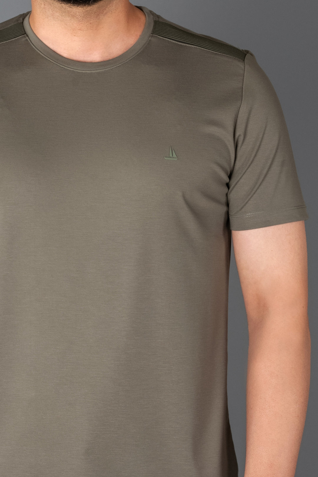 Omuz Detaylı Basic T-Shirt