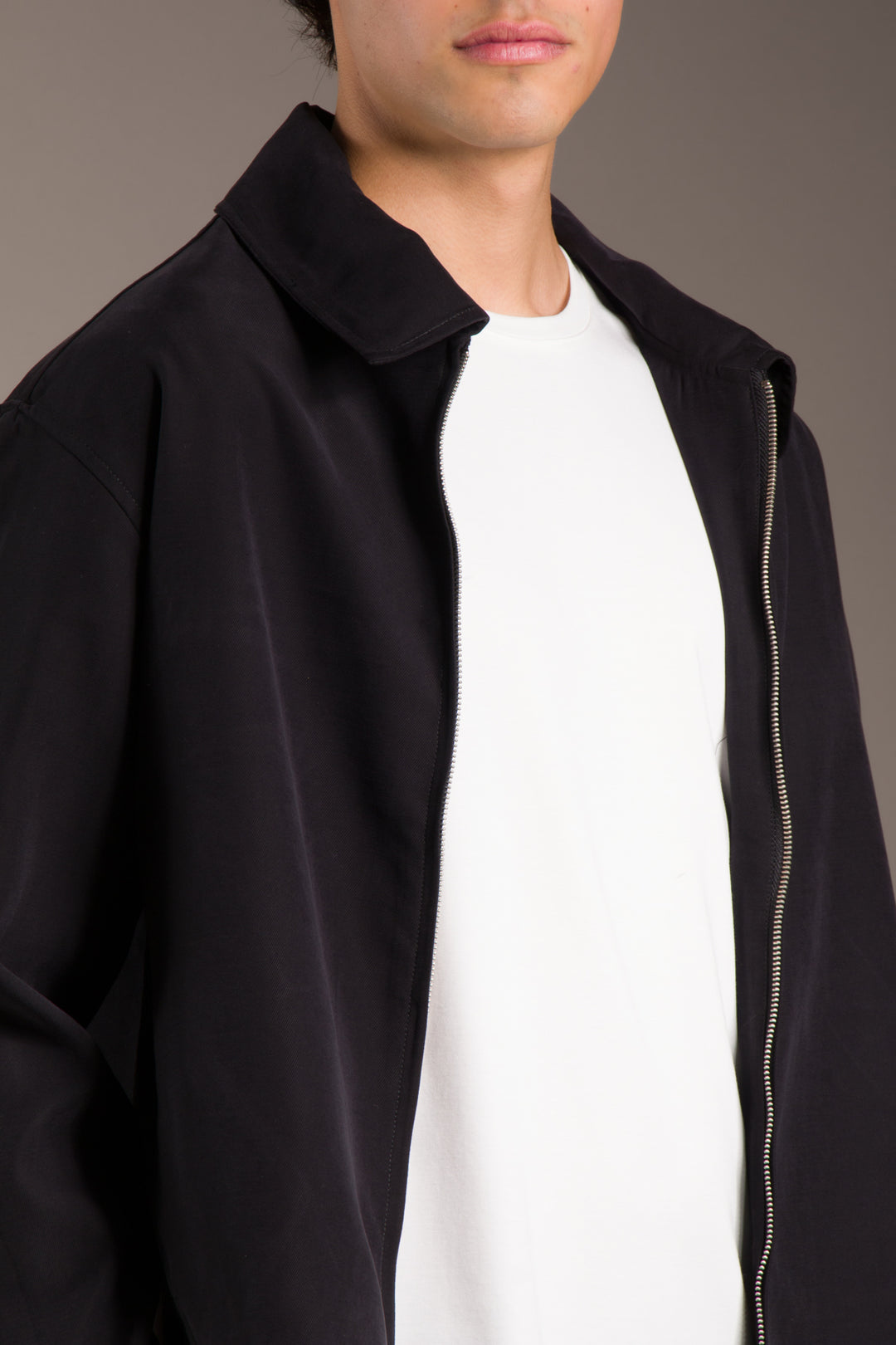 Siyah Yakalı Fermuarlı Oversize Modal İnce Ceket