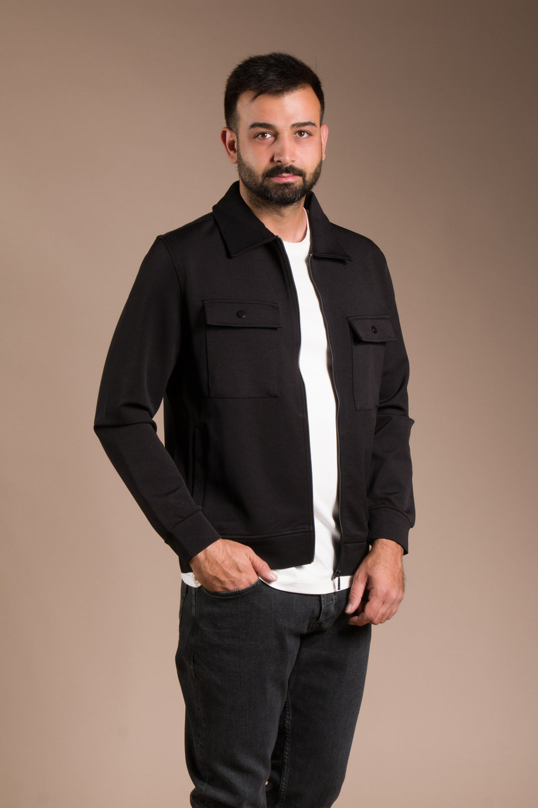Siyah Dokulu Polo Yaka İnce Ceket