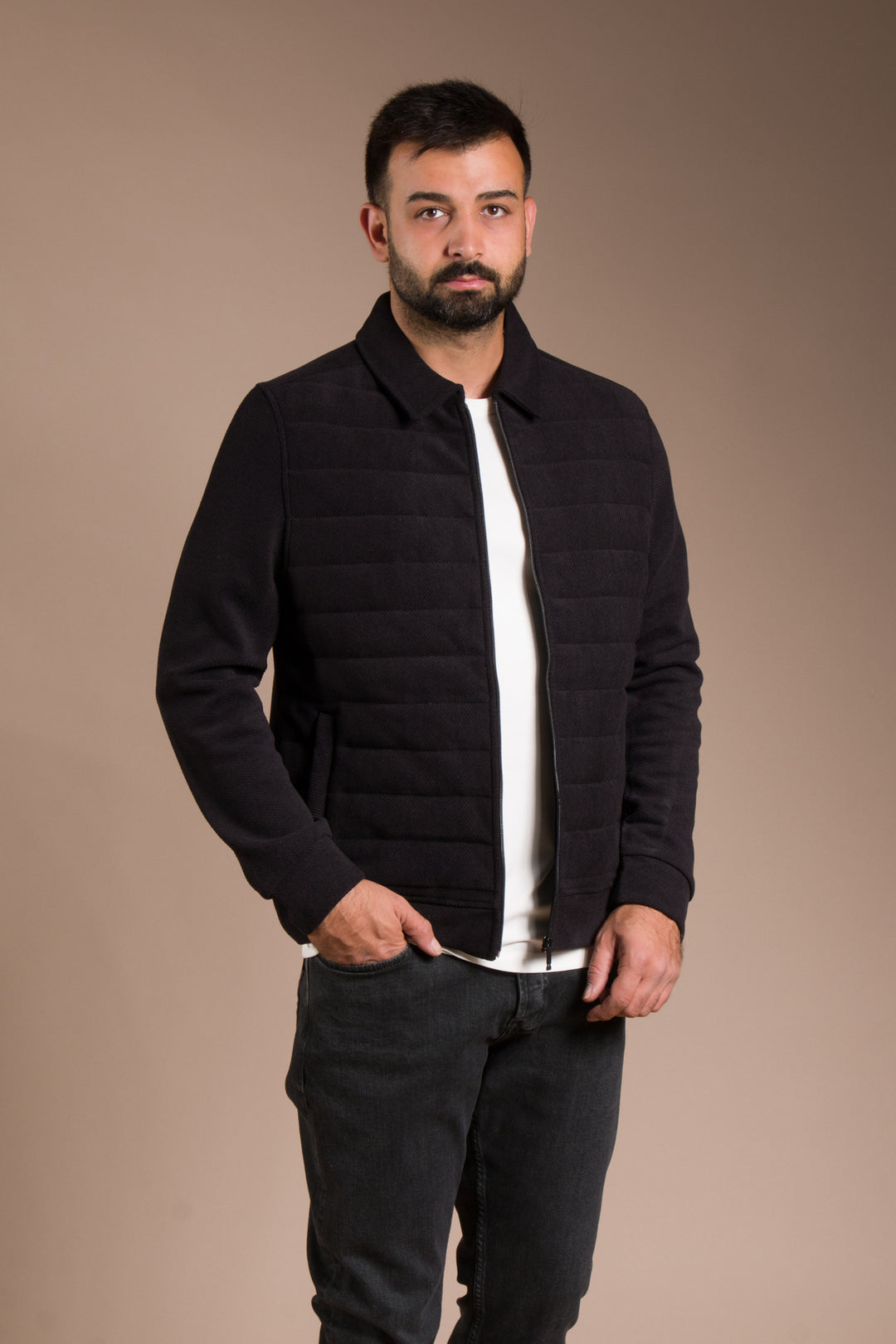 Siyah Soft Dokulu Kapitone İnce Ceket