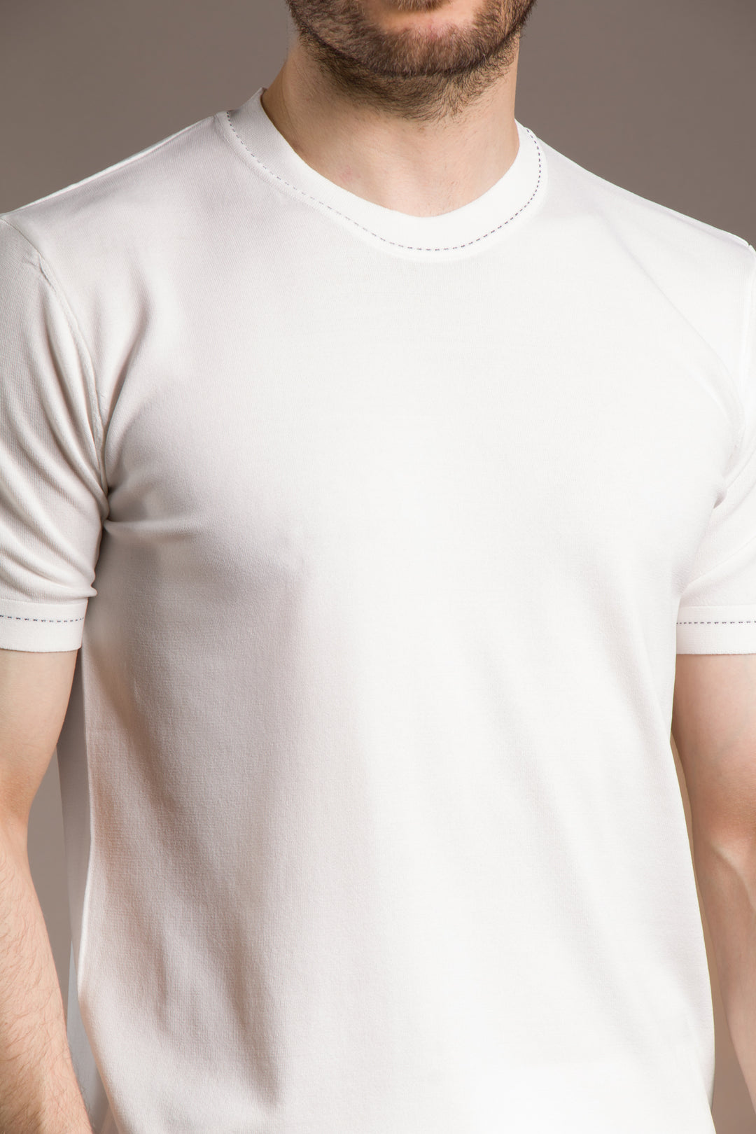 Rayon İplik Yaka Dikiş Detaylı T-Shirt