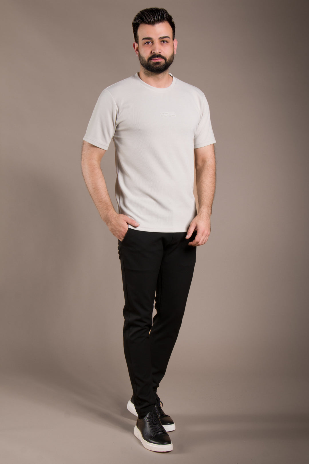 Dokulu O Yaka T-Shirt
