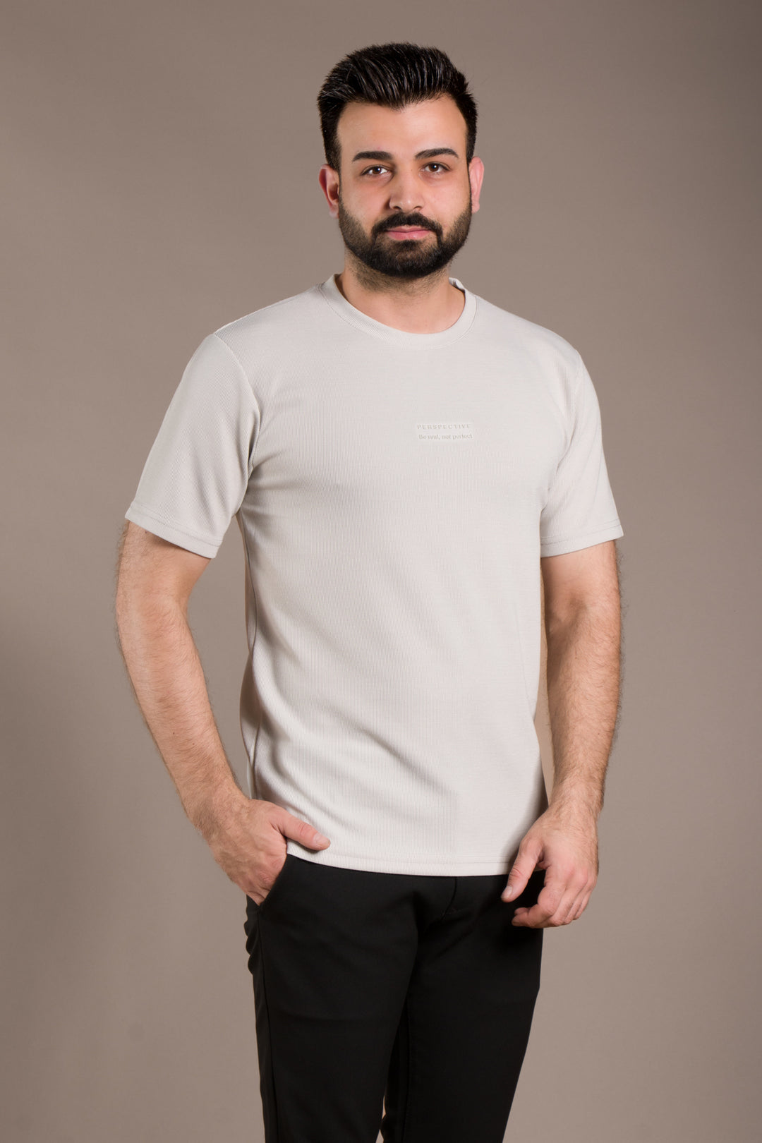 Dokulu O Yaka T-Shirt
