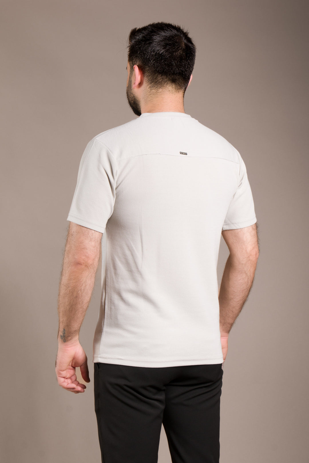 Dokulu O Yaka T-Shirt
