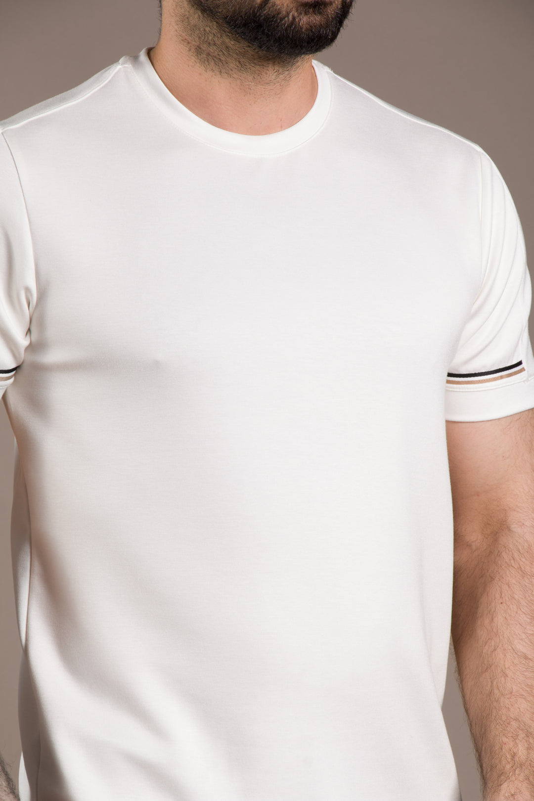 Kol Detaylı O Yaka T-Shirt