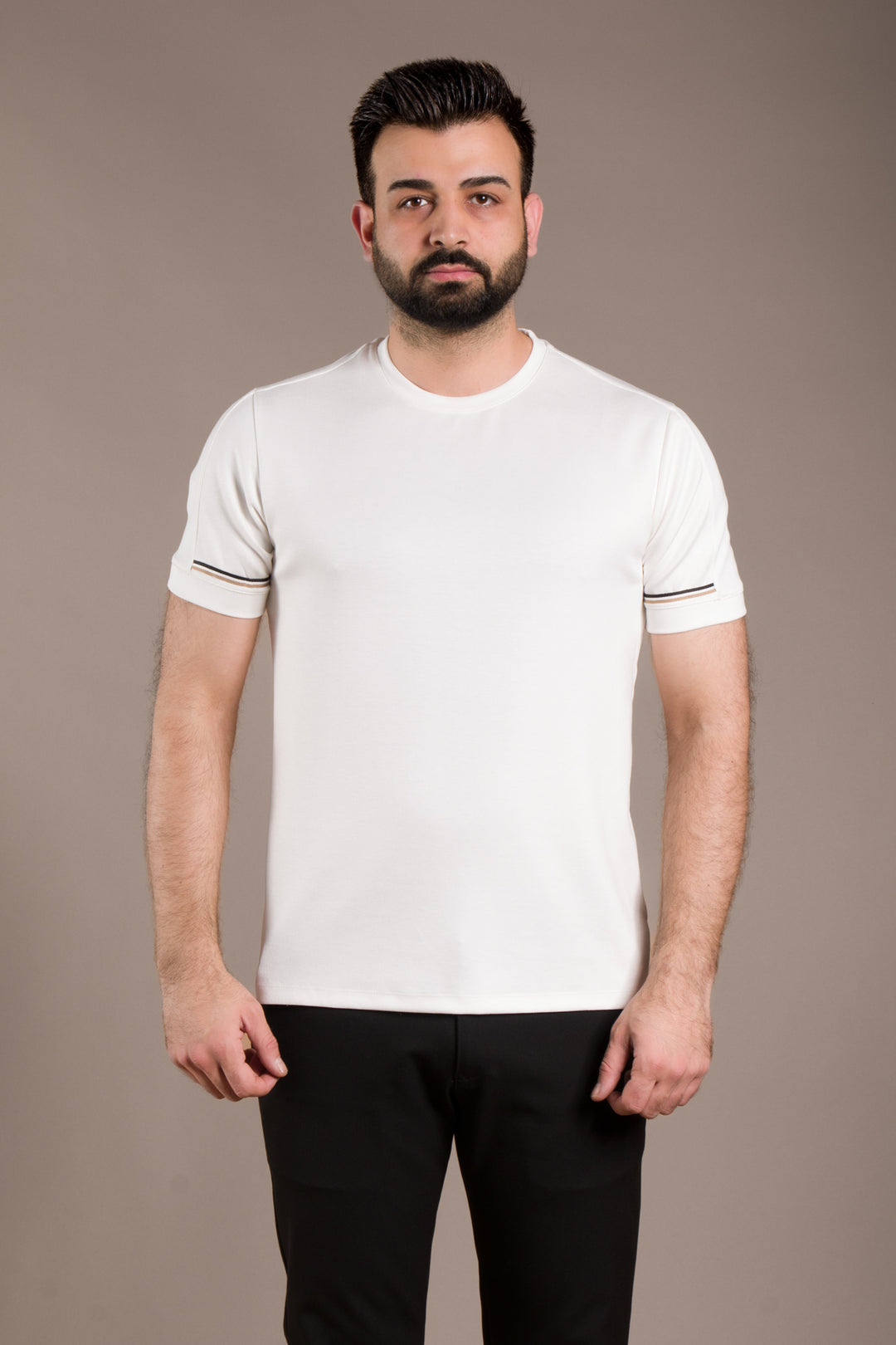 Kol Detaylı O Yaka T-Shirt