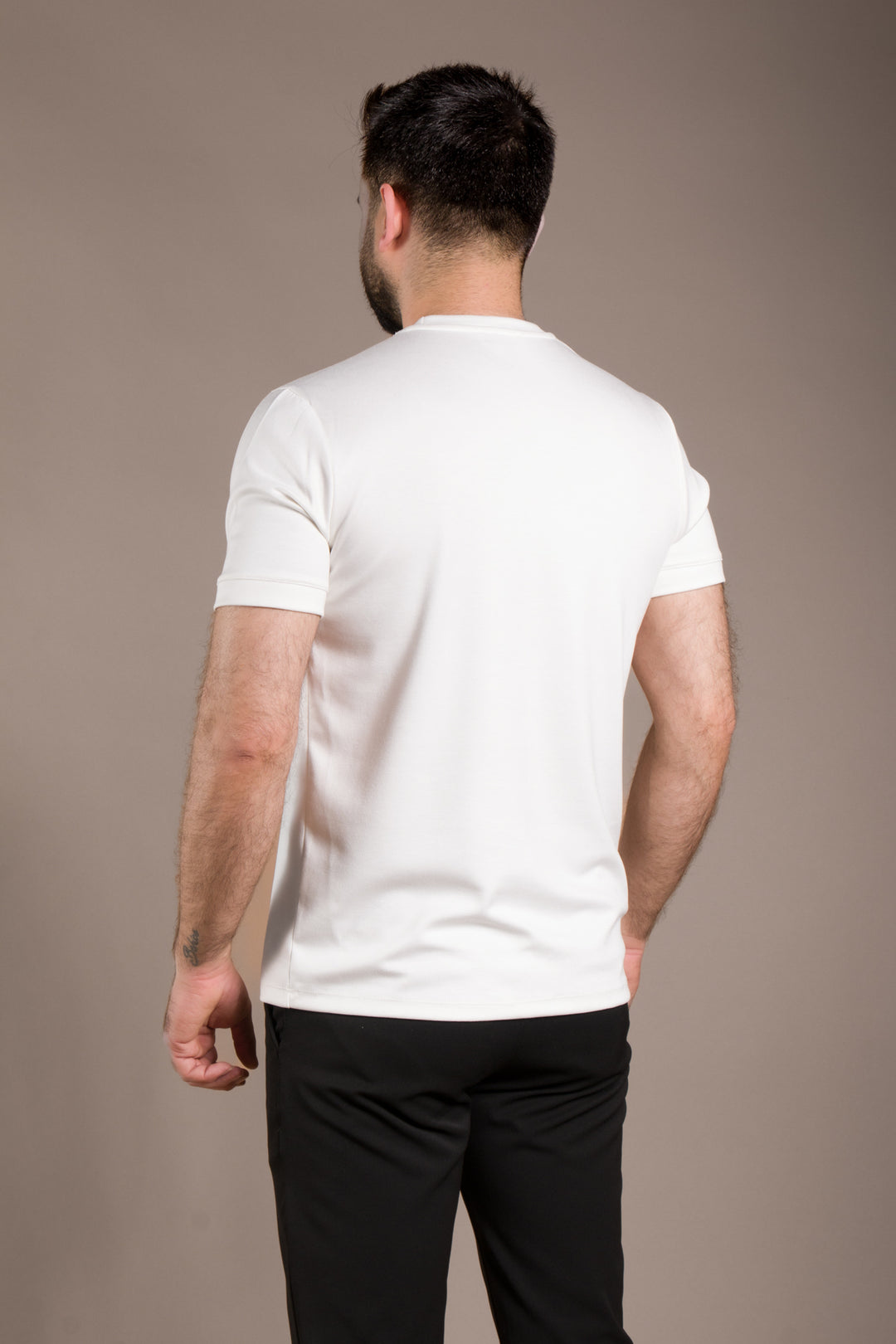 Kol Detaylı O Yaka T-Shirt