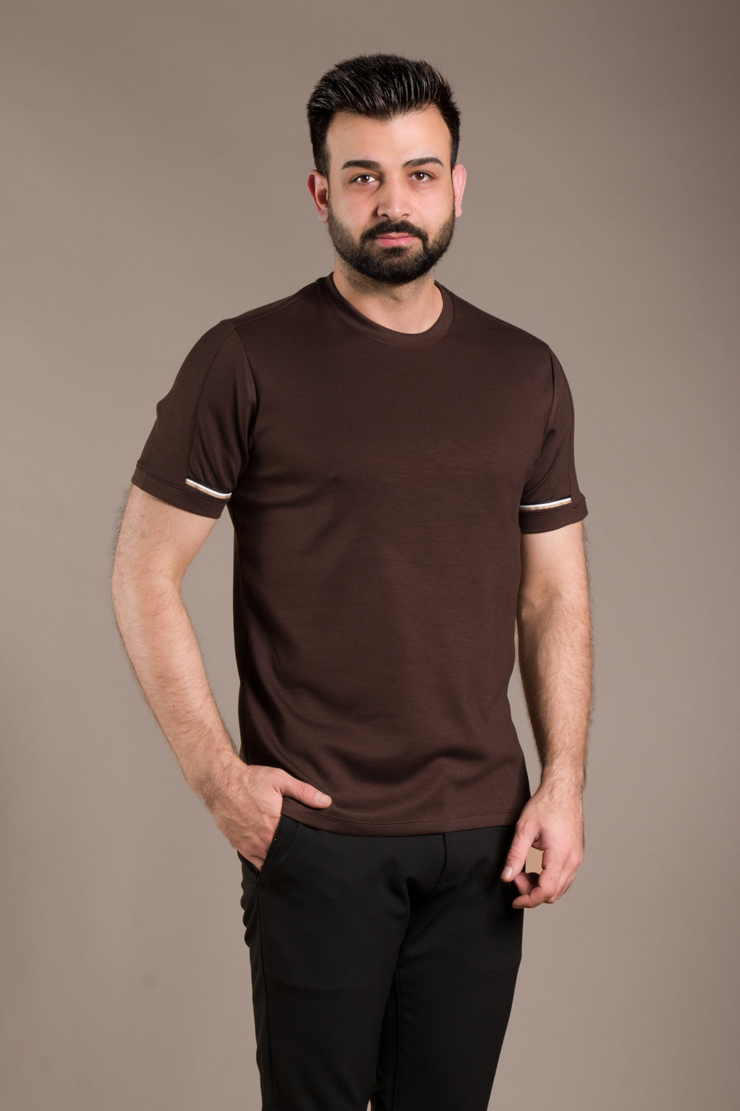 Kol Detaylı O Yaka T-Shirt