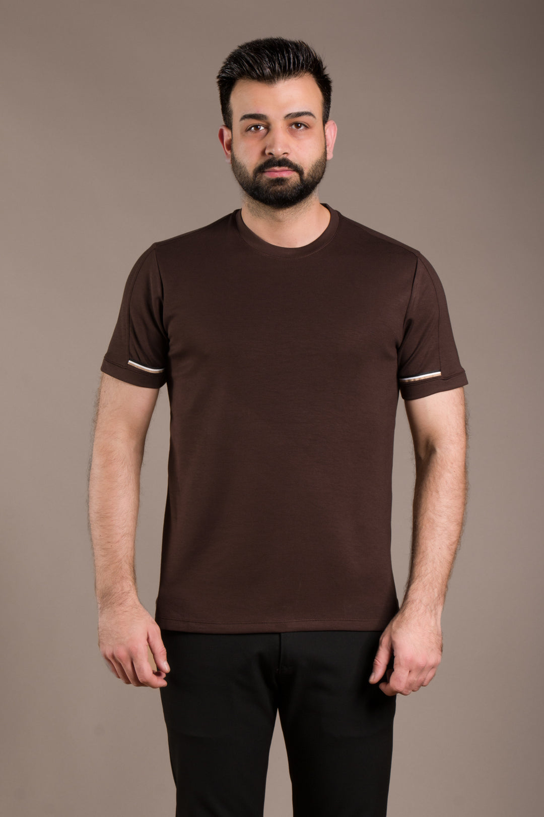 Kol Detaylı O Yaka T-Shirt