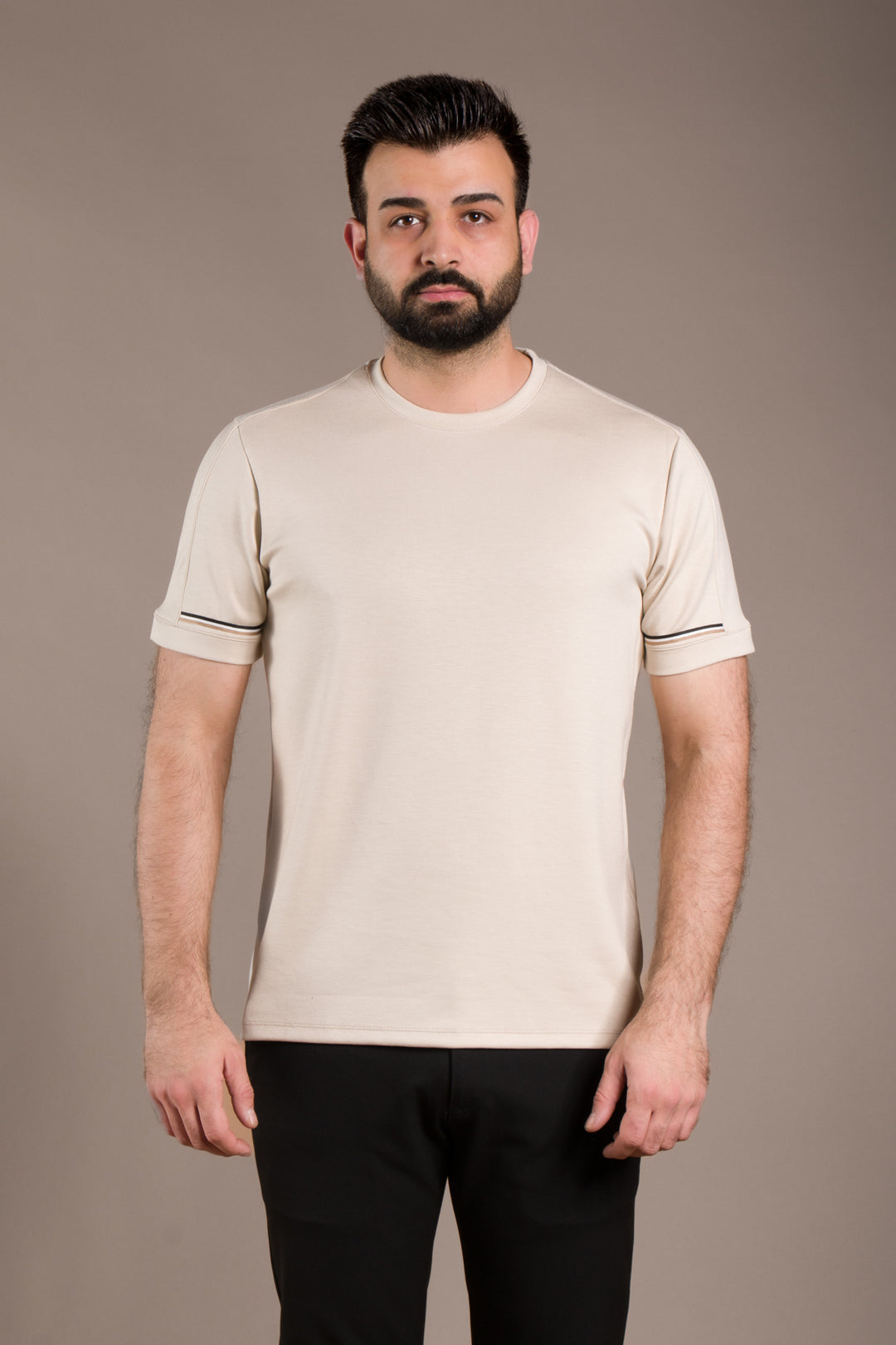 Kol Detaylı O Yaka T-Shirt