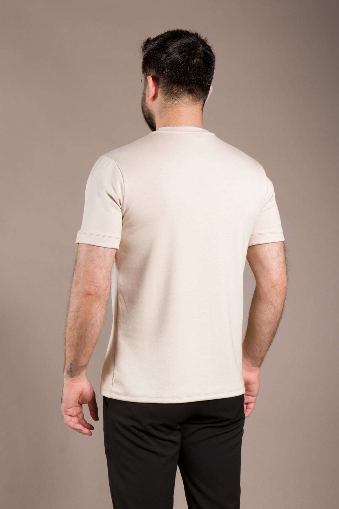 Kol Detaylı O Yaka T-Shirt
