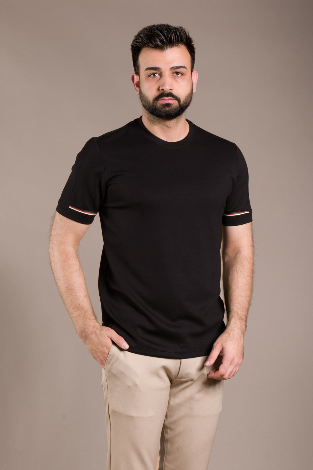 Kol Detaylı O Yaka T-Shirt