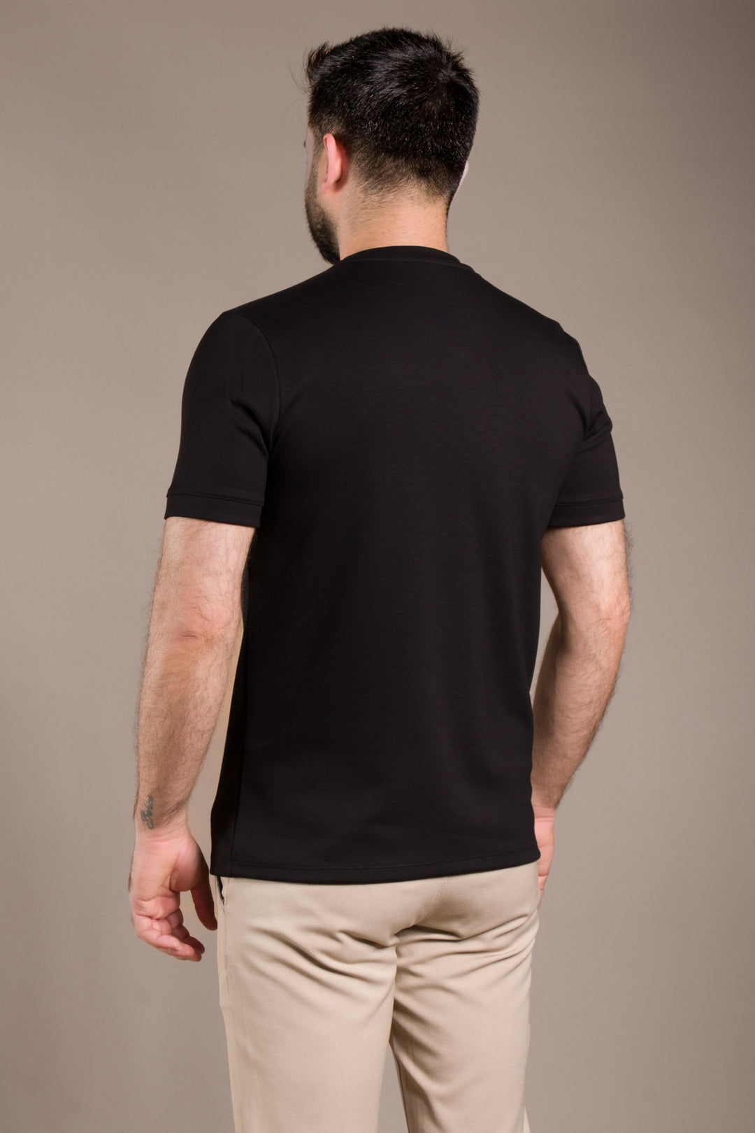 Kol Detaylı O Yaka T-Shirt