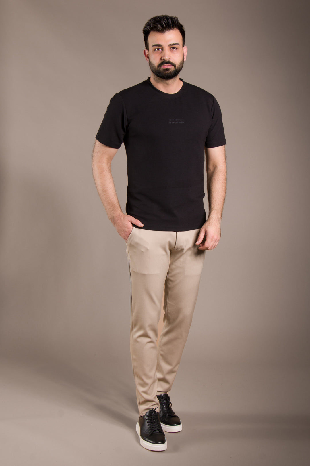 Dokulu O Yaka T-Shirt