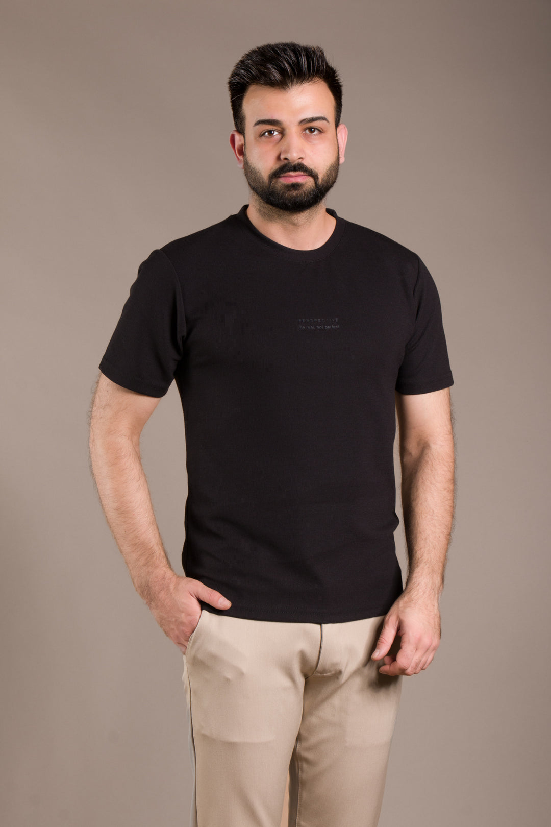Dokulu O Yaka T-Shirt