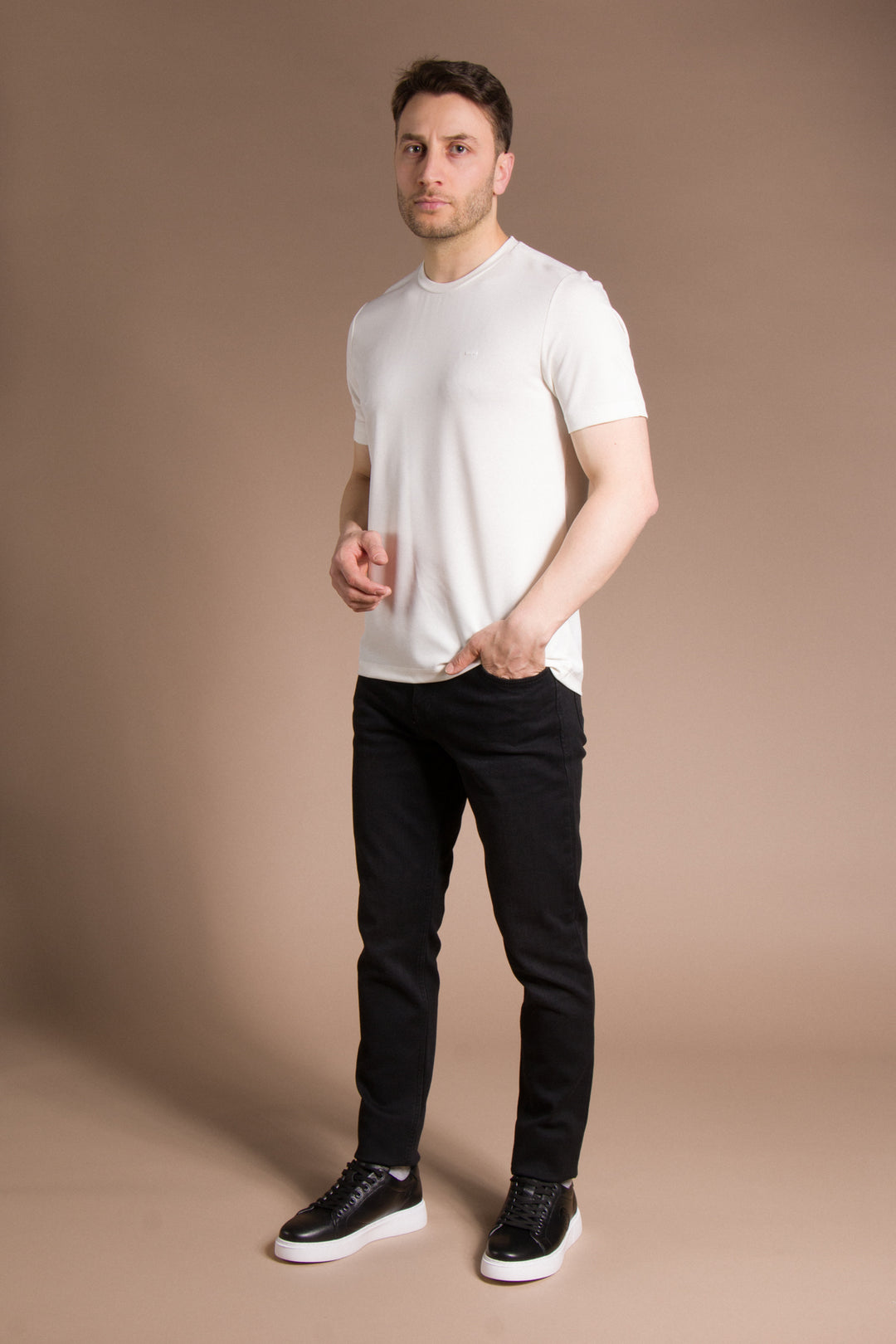 O Yaka Düz Basic T-Shirt