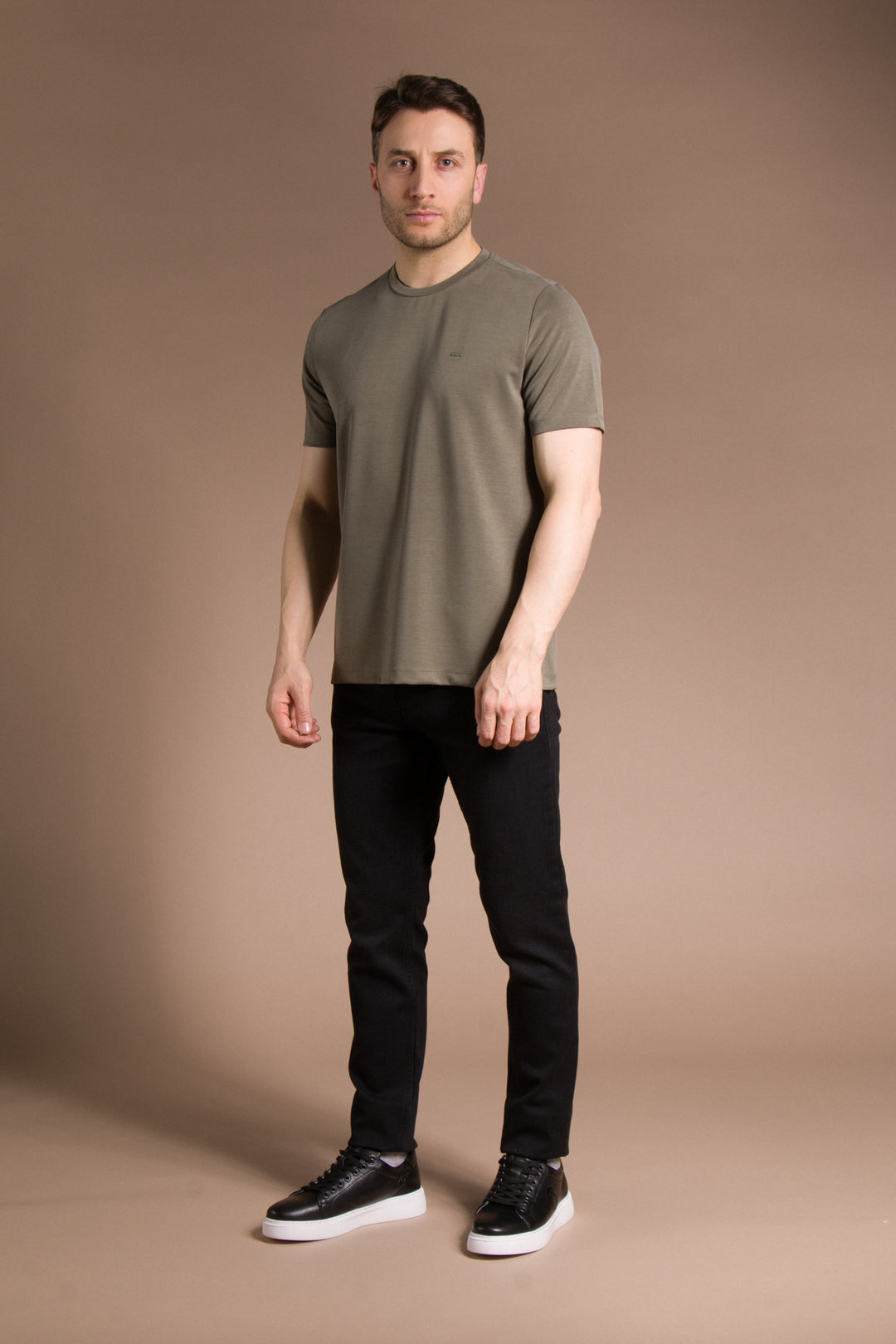 O Yaka Düz Basic T-Shirt