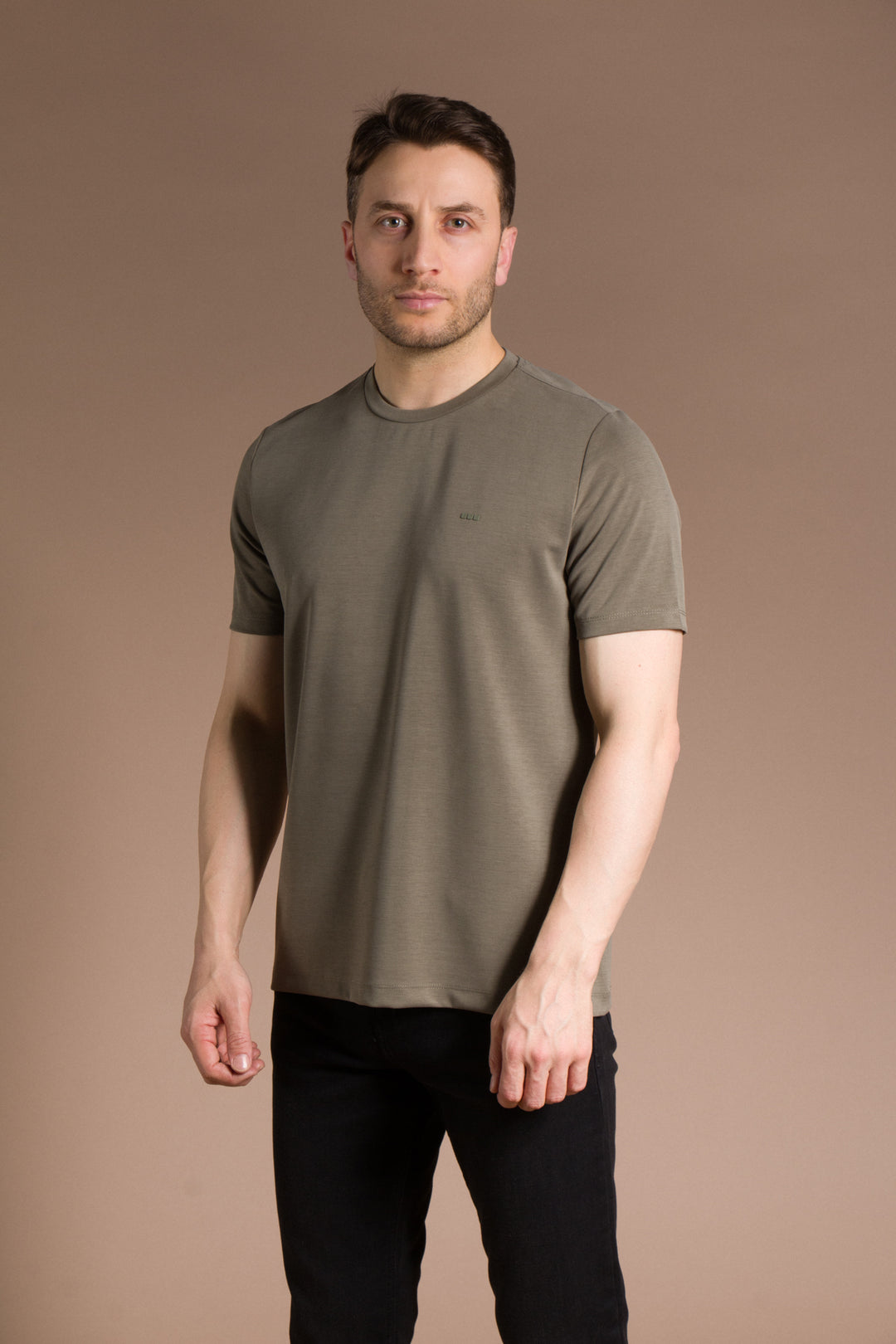 O Yaka Düz Basic T-Shirt