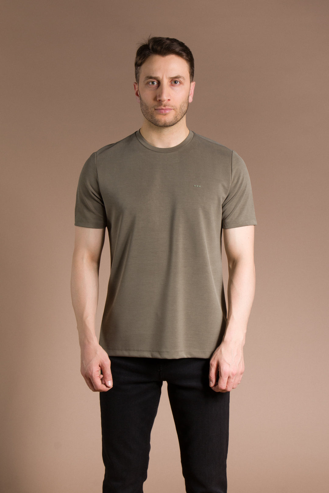 O Yaka Düz Basic T-Shirt