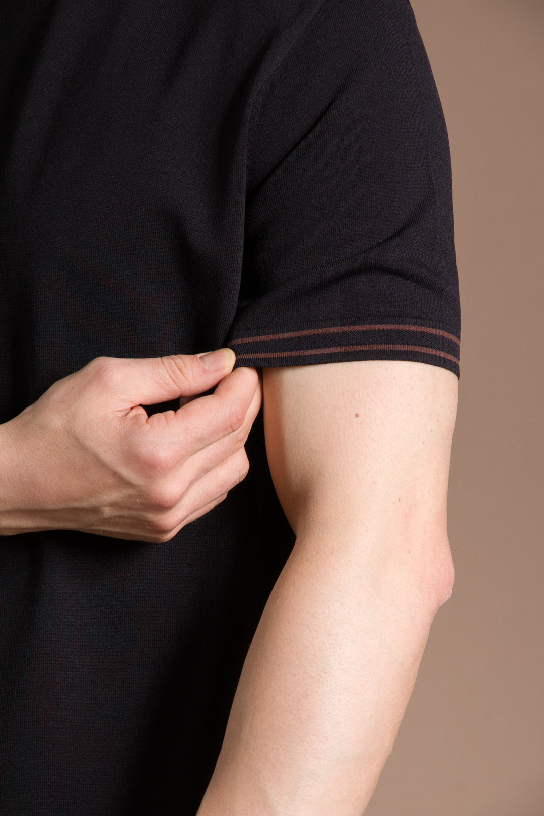 Yaka Detaylı Rayon Triko T-Shirt
