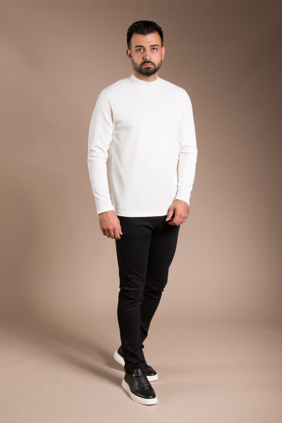 Beyaz Yarım Boğazlı Soft Sweatshirt