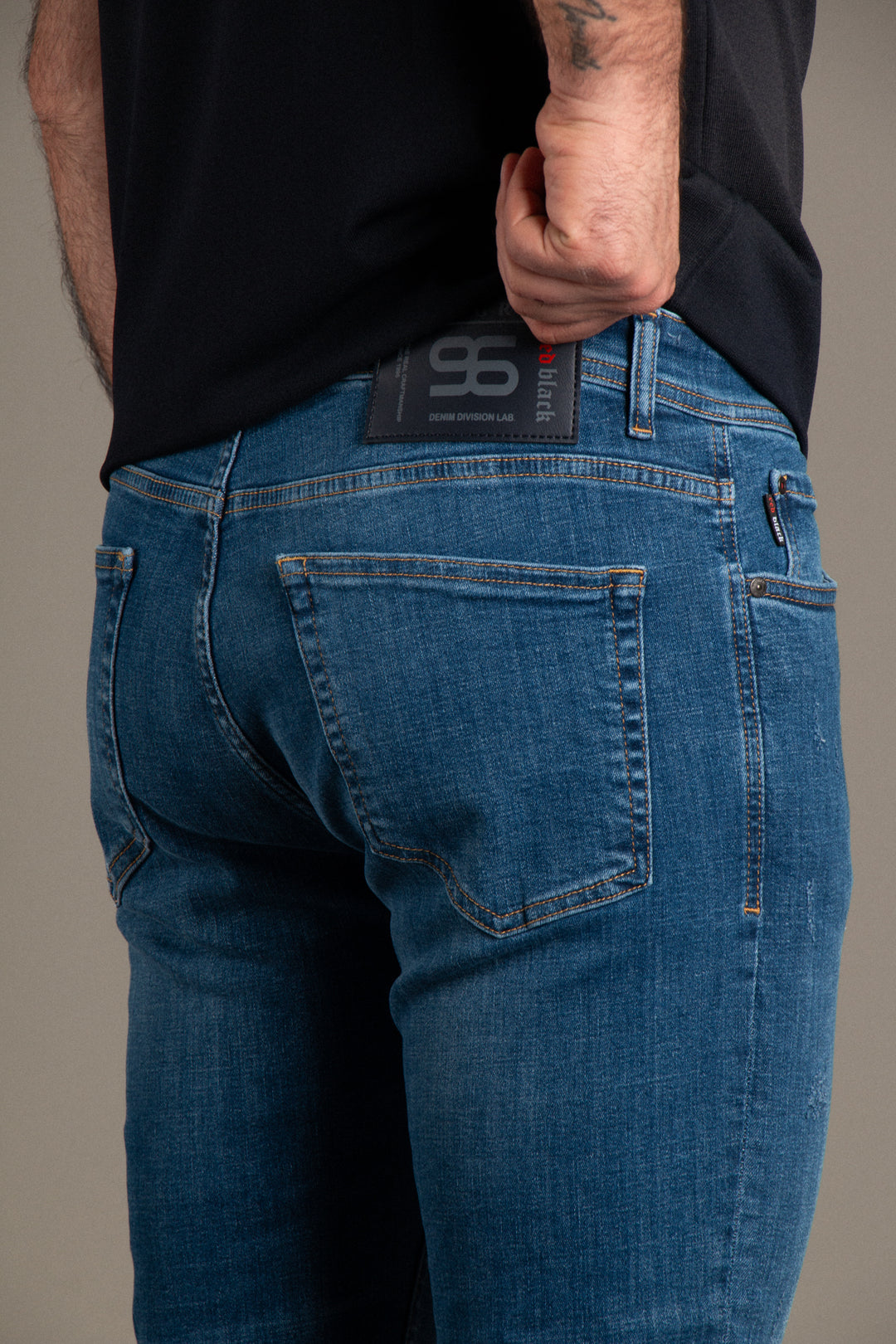 Slimfit Yıpratmalı Jean